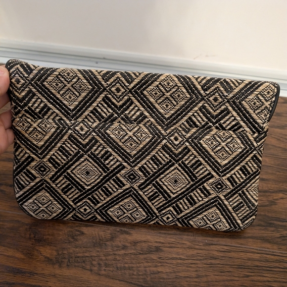 Women's Clutch - Picture 4 of 4